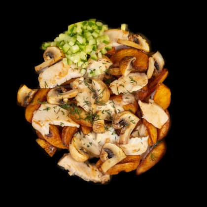 Картофель с курицей и грибами в сливочно-чесночном соусе