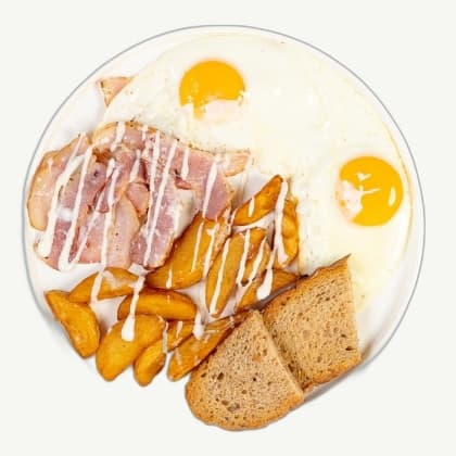 Глазунья с беконом и картофельными дольками